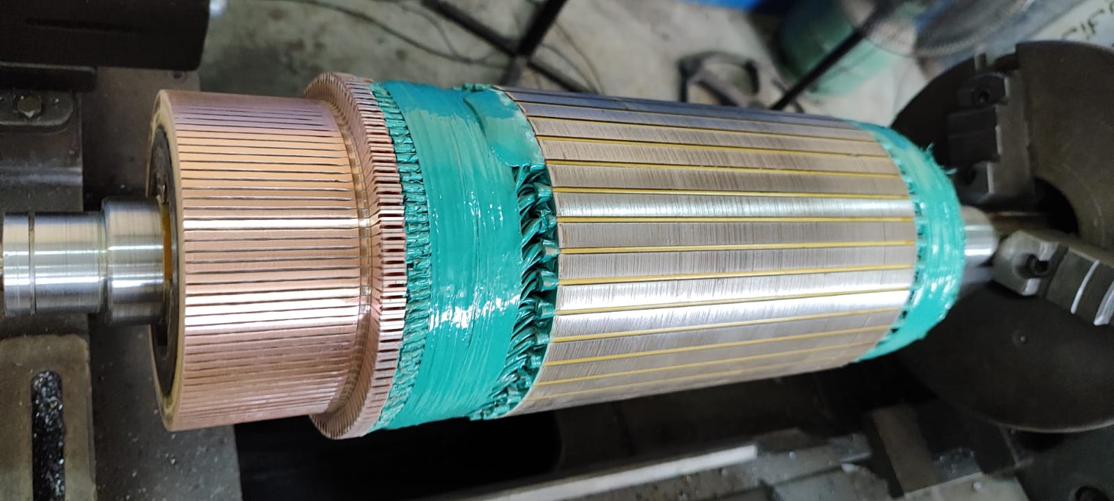 Recuperação e acabamento de rotor com comutador
