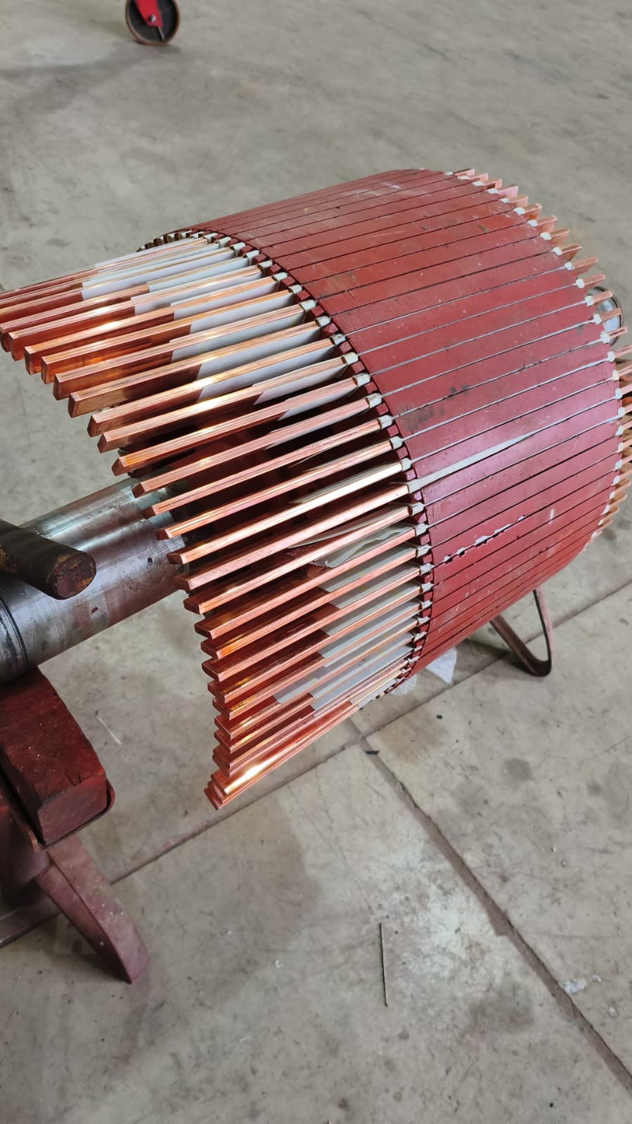 Montagem e recuperação de rotor com barras de cobre